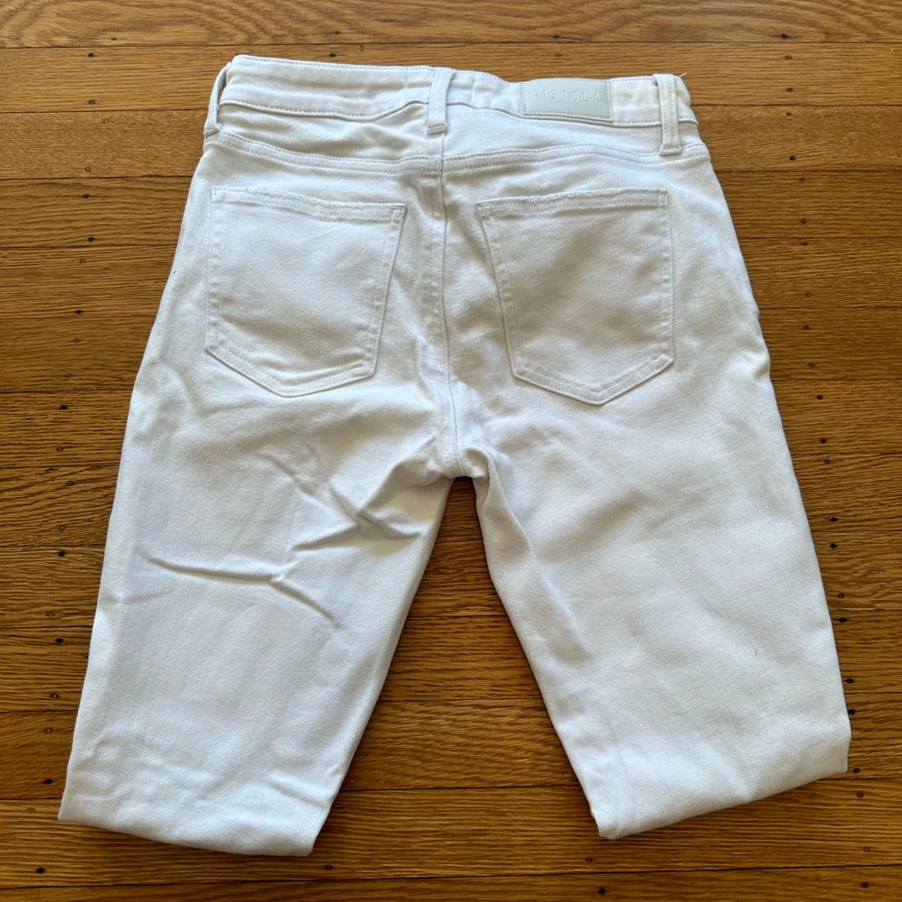 ✨ Like New Pistola White Distressed Skinny Jeans ✨ - Picture 2 of 3